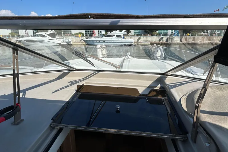 Slide: The Image of Bayliner 3255 Avanti 1998 - 11