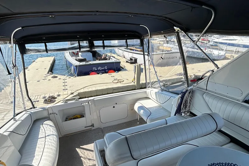 Slide: The Image of Bayliner 3255 Avanti 1998 - 10