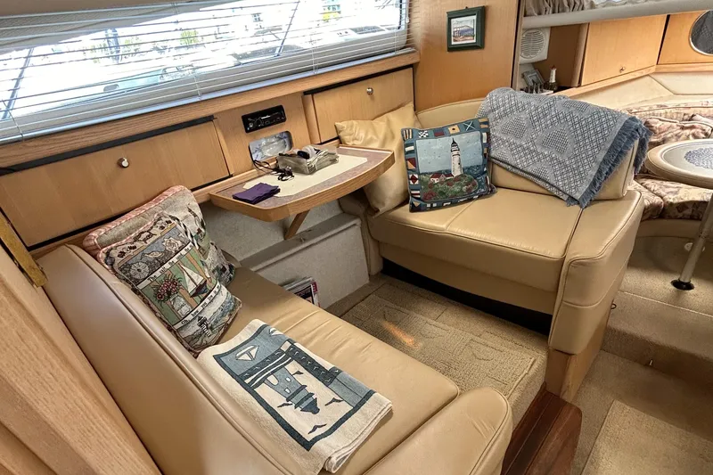Slide: The Image of Bayliner 3255 Avanti 1998 - 13