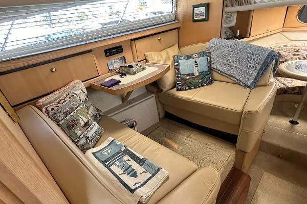 Slide: The Image of Bayliner 3255 Avanti 1998 - 13