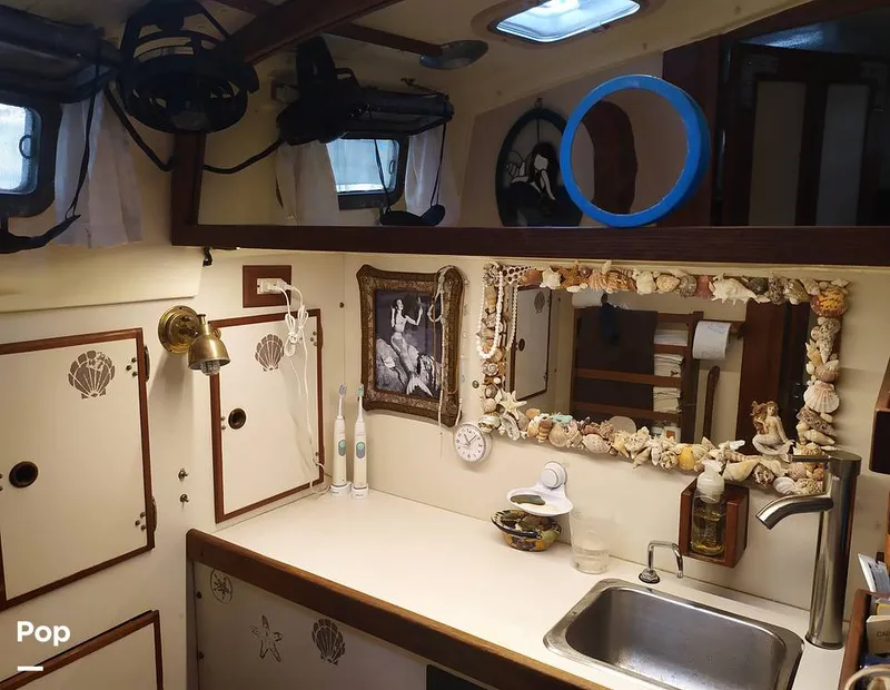 Slide: The Image of Well Equiped Kitchen - 8322546