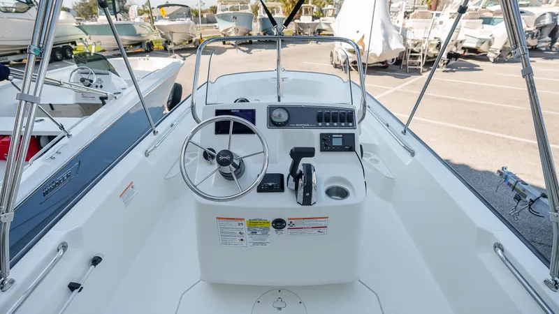 Slide: The Image of Boston Whaler 170 Montauk 2025 - 16