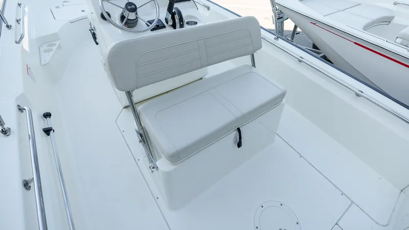 Slide: The Image of Boston Whaler 170 Montauk 2025 - 25