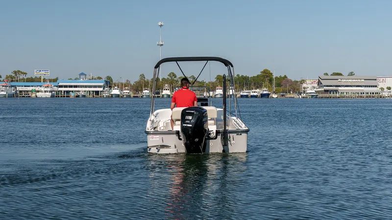 Slide: The Image of Boston Whaler 170 Montauk 2025 - 7