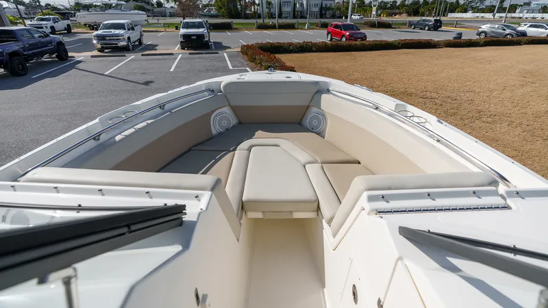 Slide: The Image of Boston Whaler 210 Vantage 2024 - 13