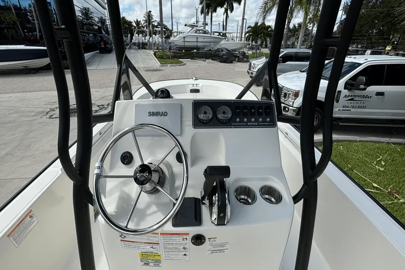 Slide: The Image of Boston Whaler 190 Montauk 2025 - 11