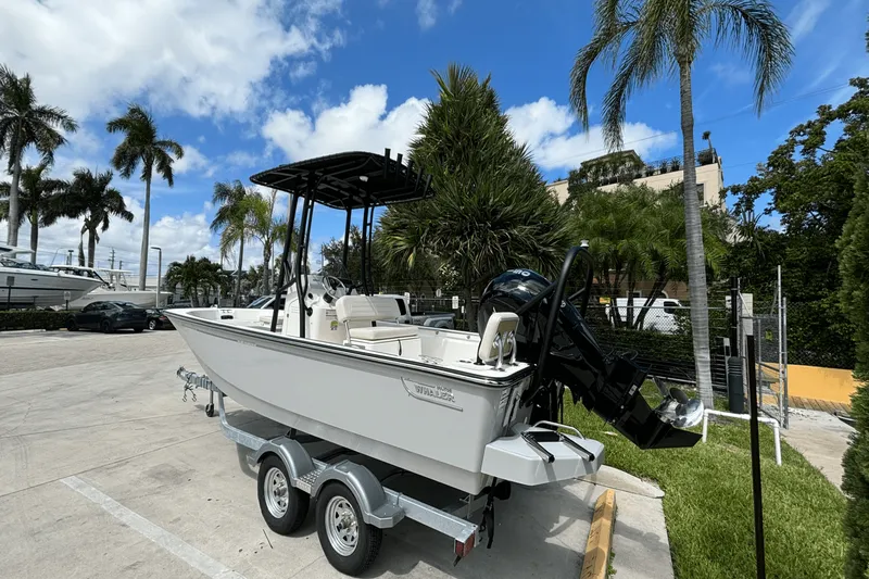 Slide: The Image of Boston Whaler 190 Montauk 2025 - 2