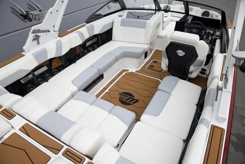 Slide: The Image of Malibu 23 MXZ 2025 - 20