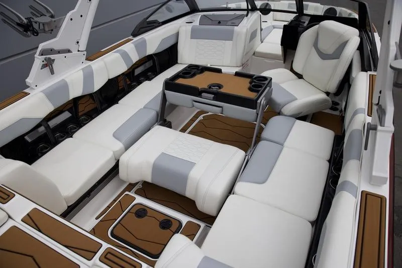 Slide: The Image of Malibu 23 MXZ 2025 - 21