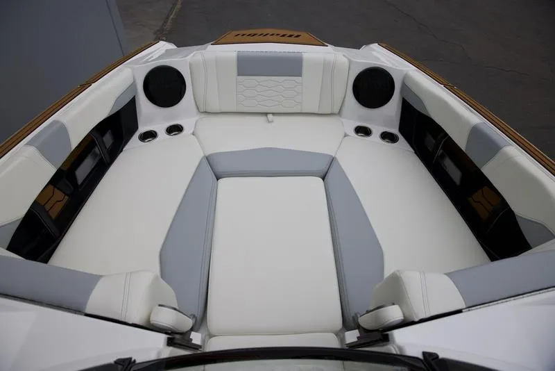 Slide: The Image of Malibu 23 MXZ 2025 - 17