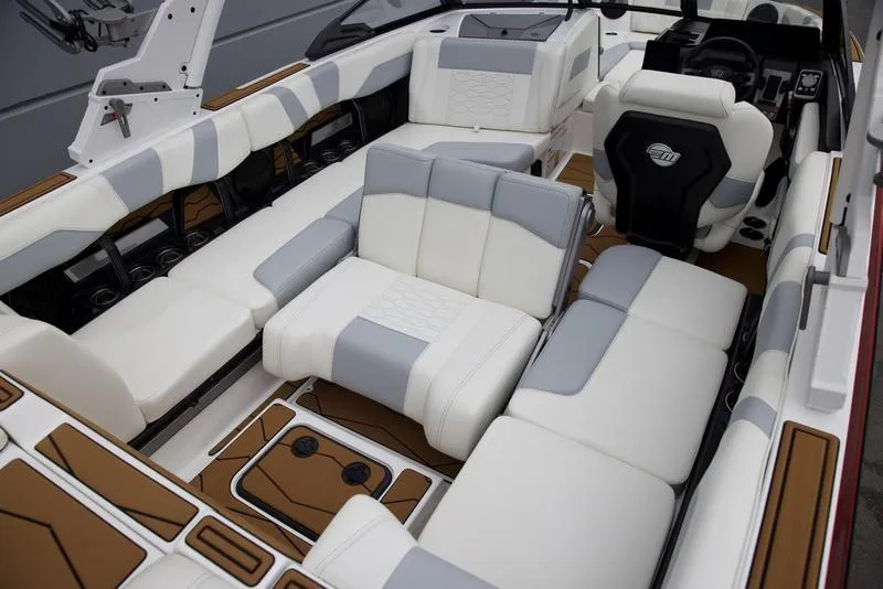 Slide: The Image of Malibu 23 MXZ 2025 - 22