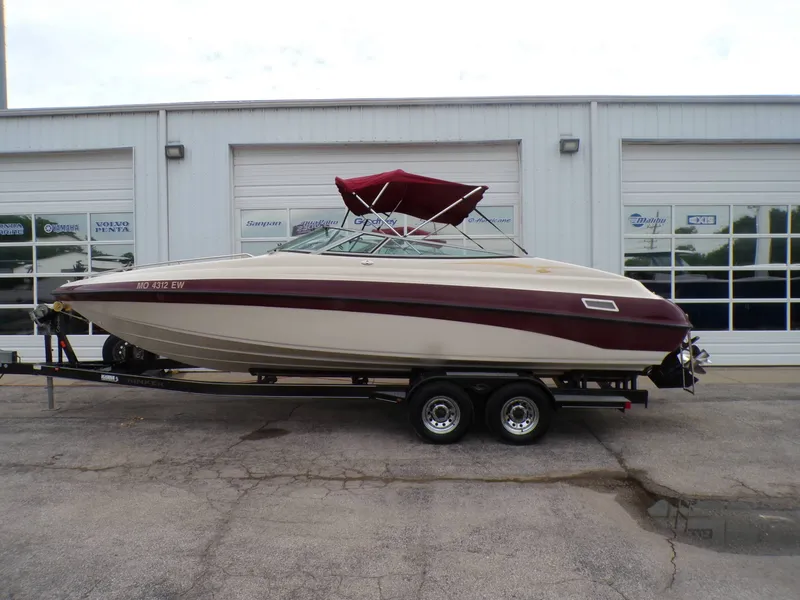 Slide: The Image of Crownline Boats 266BR 2001 - 1