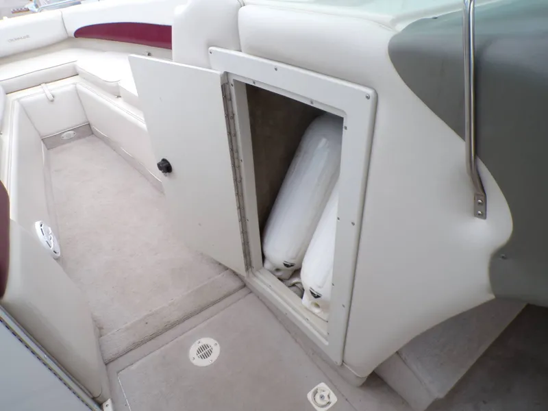 Slide: The Image of Crownline Boats 266BR 2001 - 18