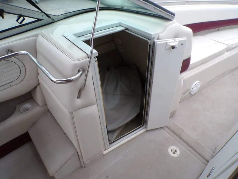 Slide: The Image of Crownline Boats 266BR 2001 - 16