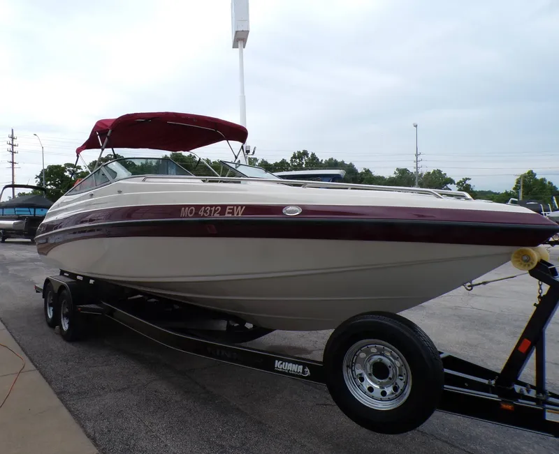 Slide: The Image of Crownline Boats 266BR 2001 - 3