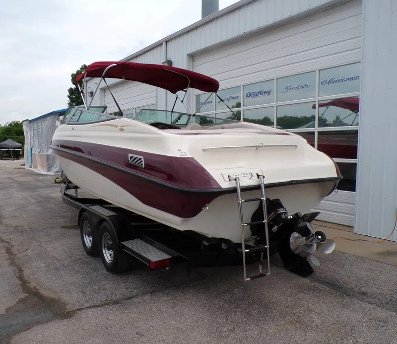 Slide: The Image of Crownline Boats 266BR 2001 - 2