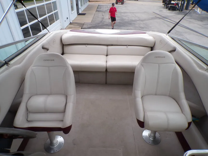 Slide: The Image of Crownline Boats 266BR 2001 - 10