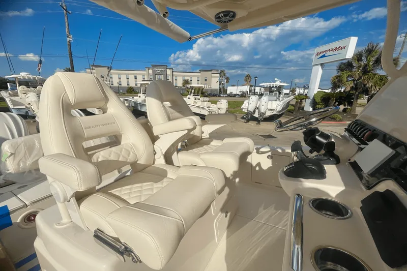 Slide: The Image of Grady-White 281 CE 2025 - 19