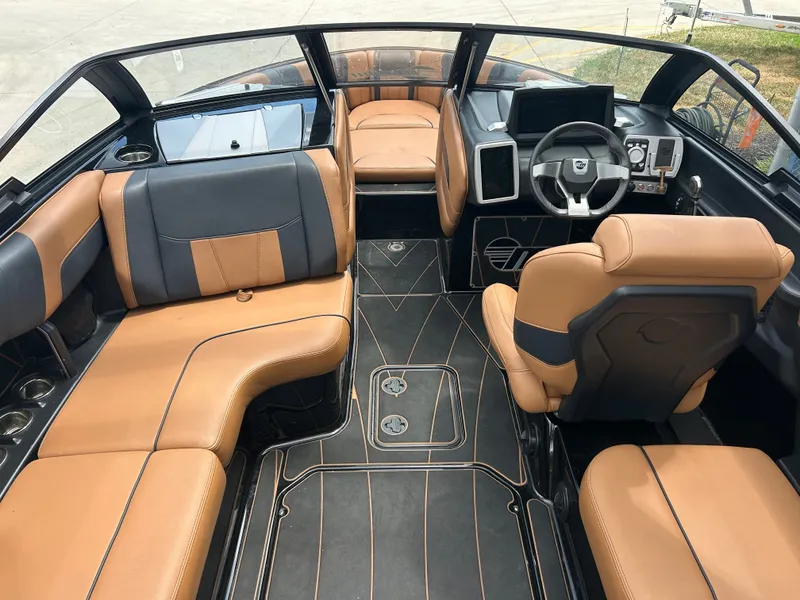 Slide: The Image of Malibu 23LSV 2023 - 17