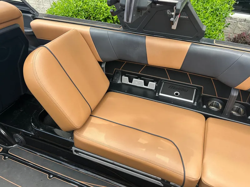 Slide: The Image of Malibu 23LSV 2023 - 14