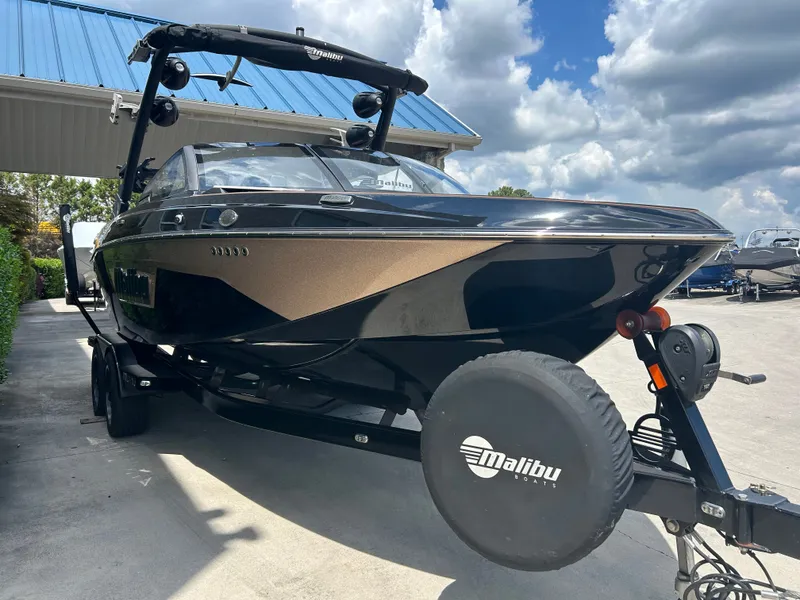 Slide: The Image of Malibu 23LSV 2023 - 1