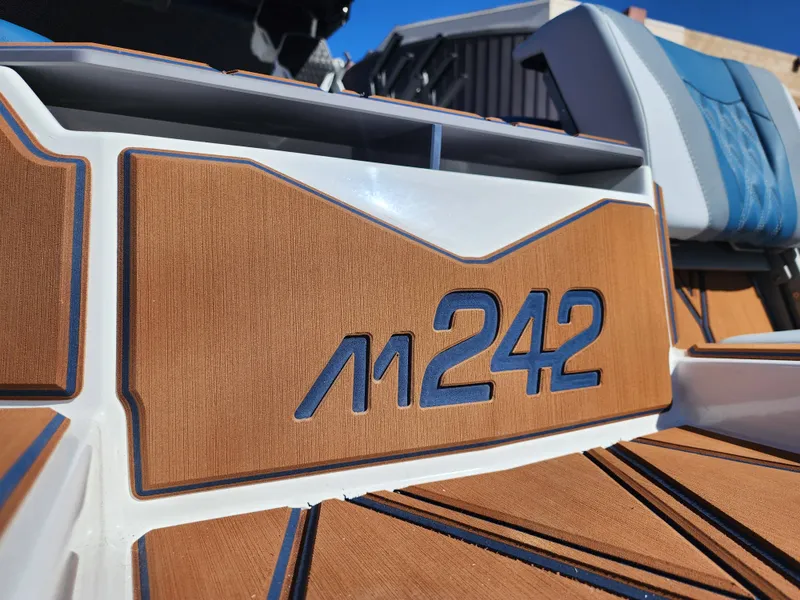 Slide: The Image of Malibu M242 2026 - 14