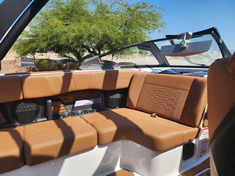 Slide: The Image of Malibu 23 MXZ 2026 - 25