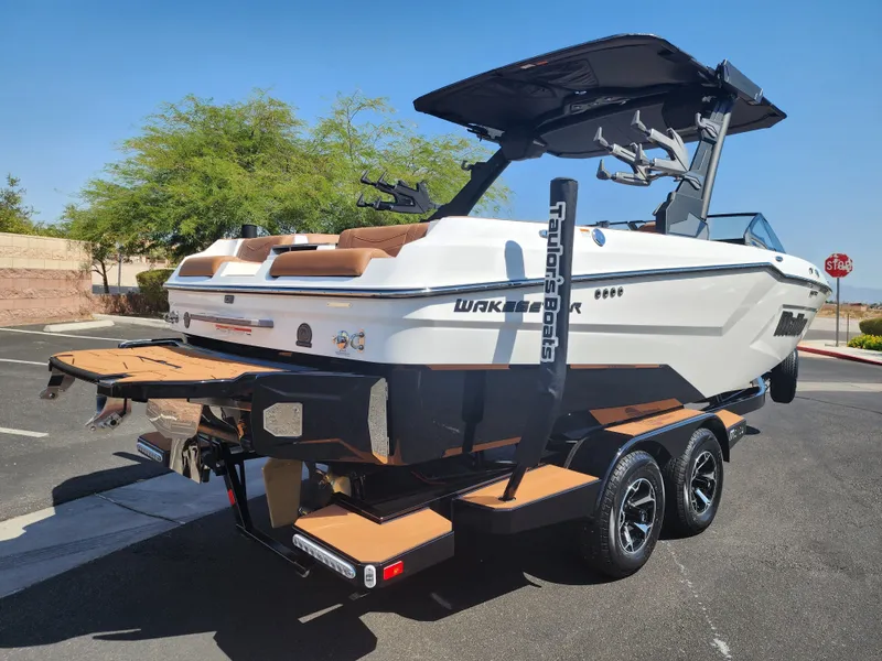 Slide: The Image of Malibu 23 MXZ 2026 - 7