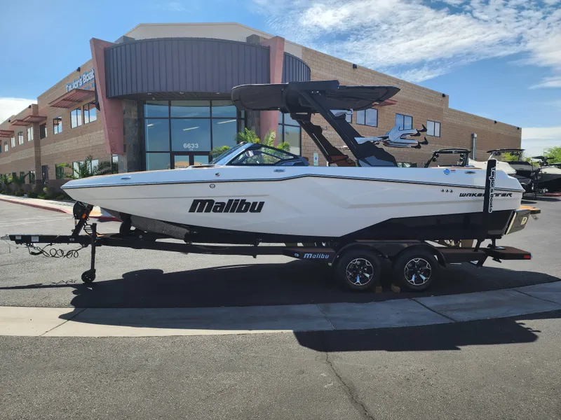 Slide: The Image of Malibu 23 MXZ 2026 - 4