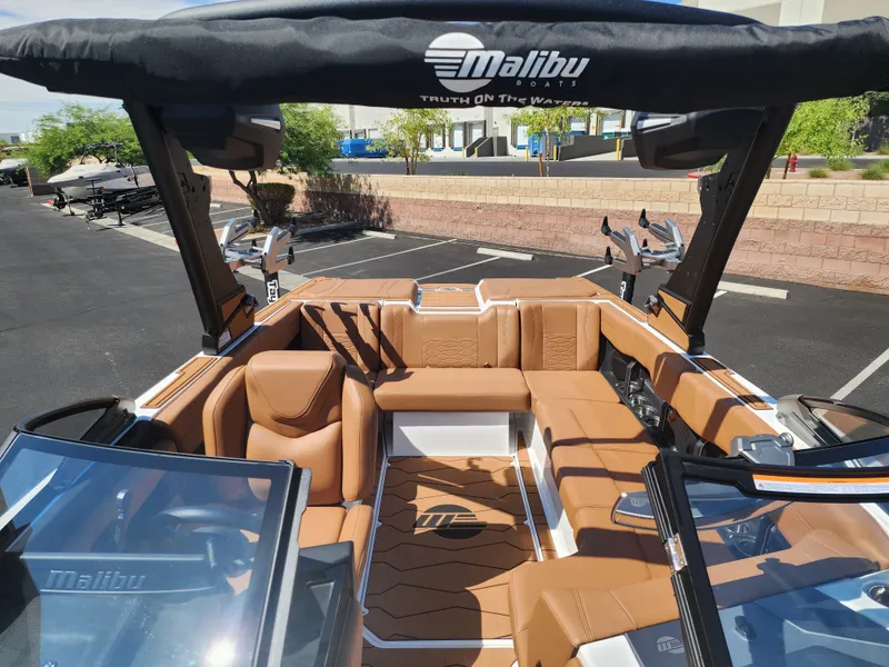 Slide: The Image of Malibu 23 MXZ 2026 - 16
