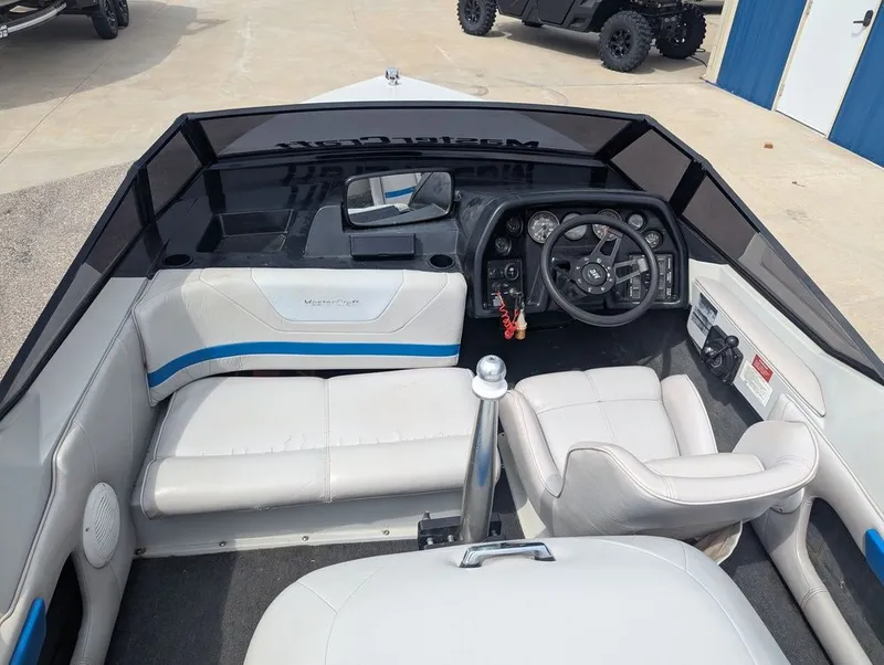 Slide: The Image of MasterCraft ProStar 1990 - 6