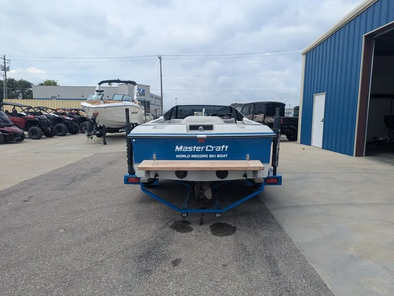 Slide: The Image of MasterCraft ProStar 1990 - 4