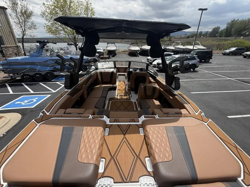 Slide: The Image of Malibu M242 2026 - 14