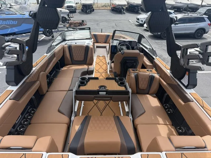 Slide: The Image of Malibu M242 2026 - 25