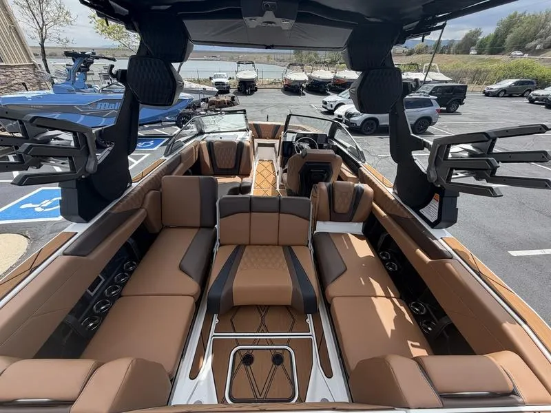 Slide: The Image of Malibu M242 2026 - 24