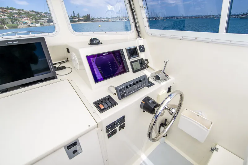 Slide: The Image of Custom Stringari Pilothouse 2005 - 6