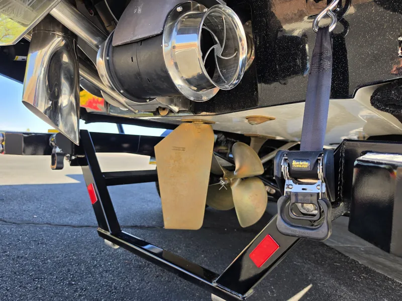 Slide: The Image of Malibu Wakesetter 25 LSV 2022 - 12