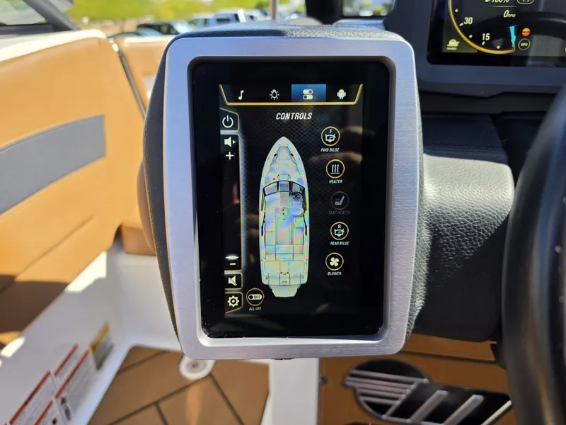 Slide: The Image of Malibu Wakesetter 25 LSV 2022 - 23