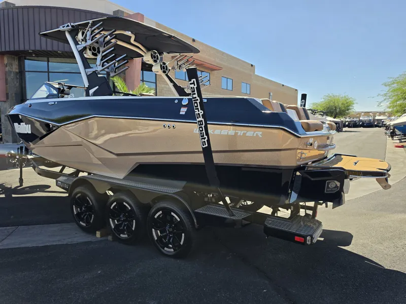 Slide: The Image of Malibu Wakesetter 25 LSV 2022 - 5