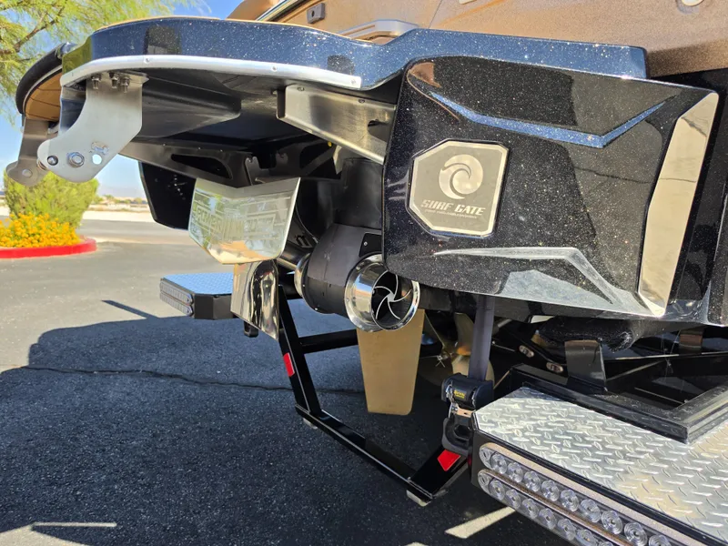 Slide: The Image of Malibu Wakesetter 25 LSV 2022 - 11