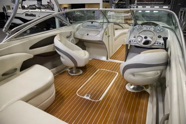 Slide: The Image of Bayliner Marine 2200 RS3 2005 - 17