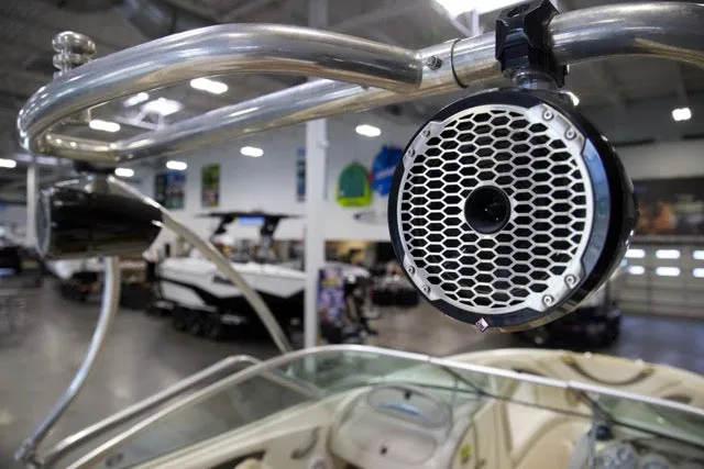 Slide: The Image of Bayliner Marine 2200 RS3 2005 - 13