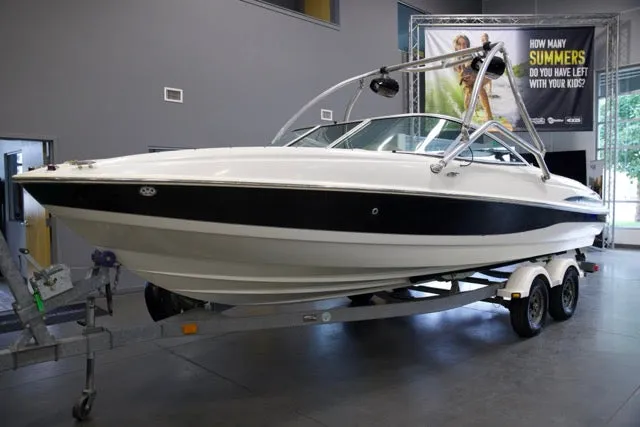 Slide: The Image of Bayliner Marine 2200 RS3 2005 - 1