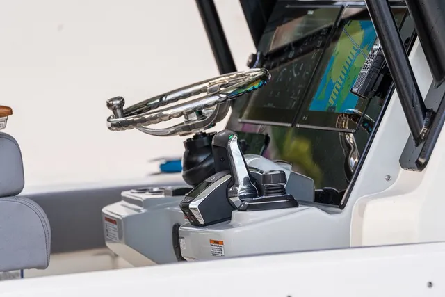 Slide: The Image of Boston Whaler 360 Outrage 2026 - 3