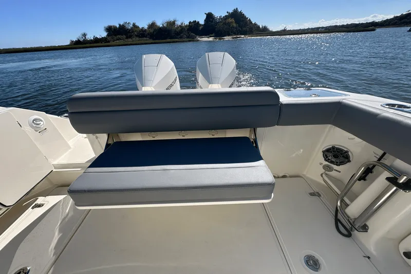 Slide: The Image of Boston Whaler 280 Outrage 2025 - 12