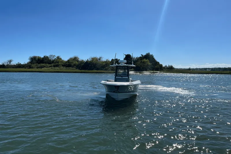 Slide: The Image of Boston Whaler 280 Outrage 2025 - 6