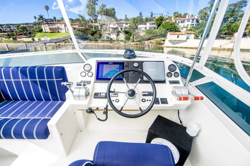 Slide: The Image of Navigator 44 Pilothouse 2005 - 4