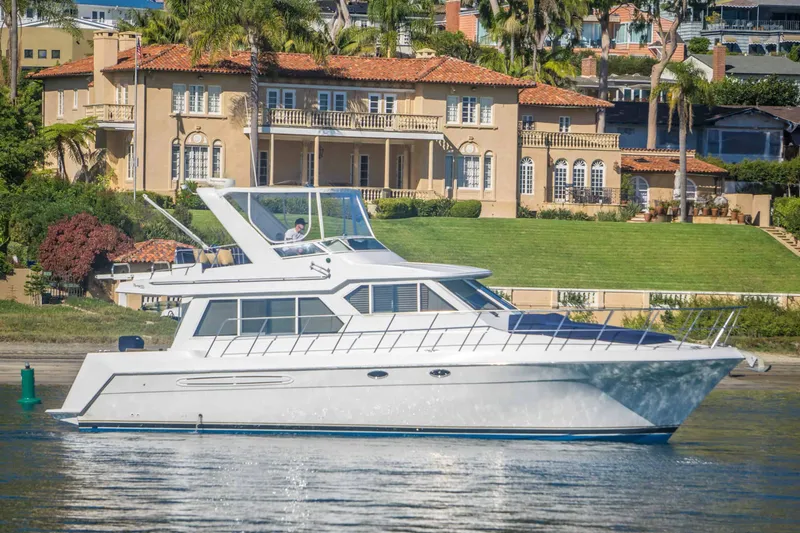 Slide: The Image of Navigator 44 Pilothouse 2005 - 27