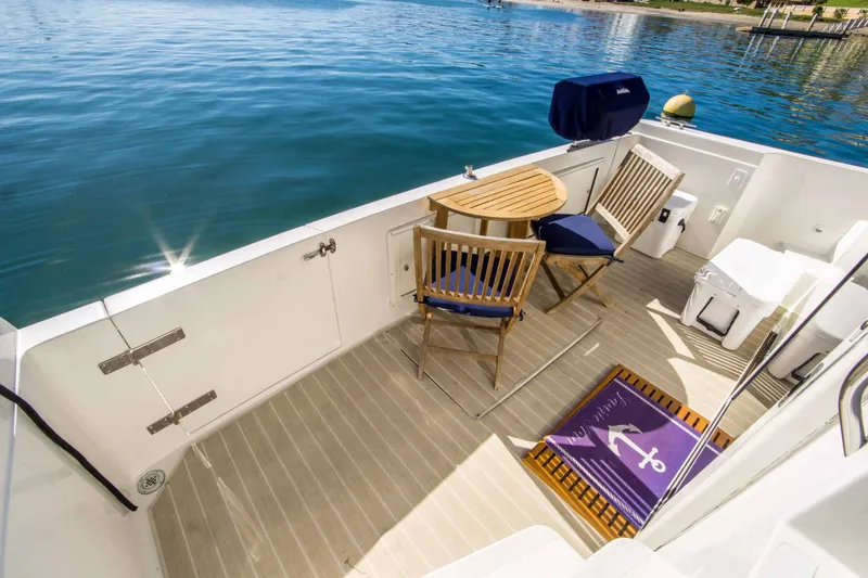 Slide: The Image of Navigator 44 Pilothouse 2005 - 19