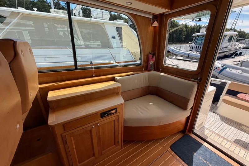 Slide: The Image of Sabre 40 Sedan 2011 - 21